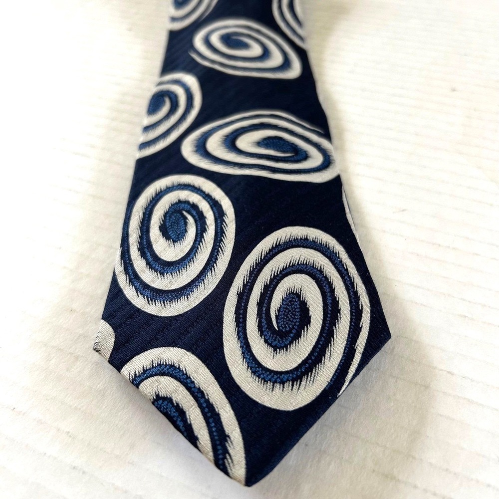 Serica Mens Silk Tie Navy Blue White Psychedelic Swirl Spiral‎ Made in Italy
